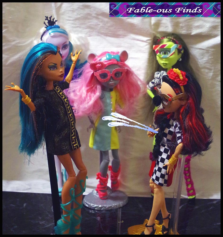 Fun Clown Chic scene with 5 different dress styles and 3 different glasses